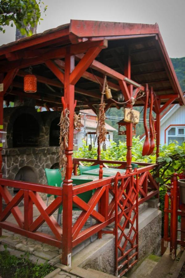 Pensiunea Lala BaileTusnad Exterior foto